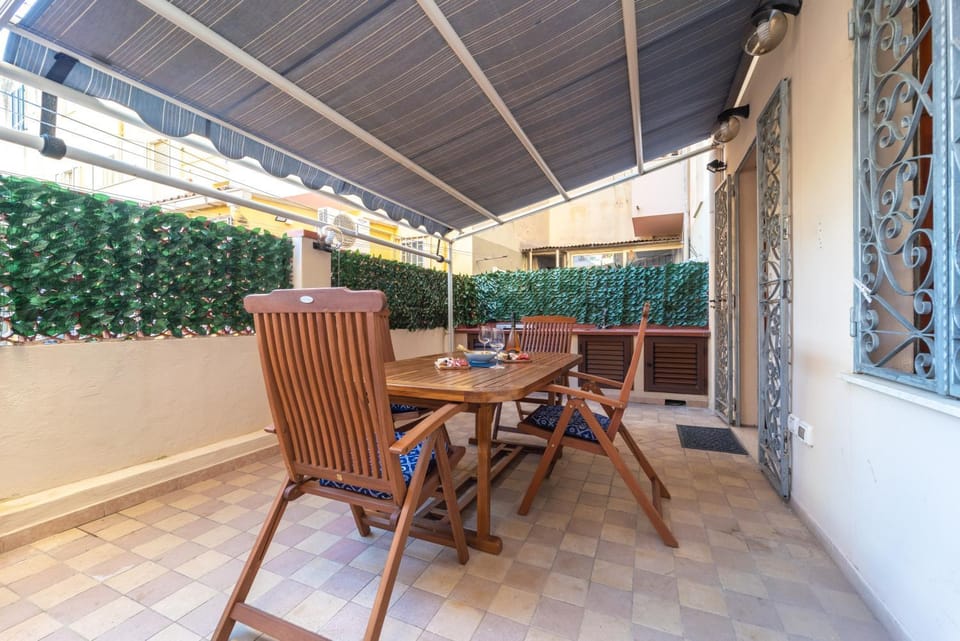 Day, View (from property/room), Balcony/Terrace, Seating area, Dining area