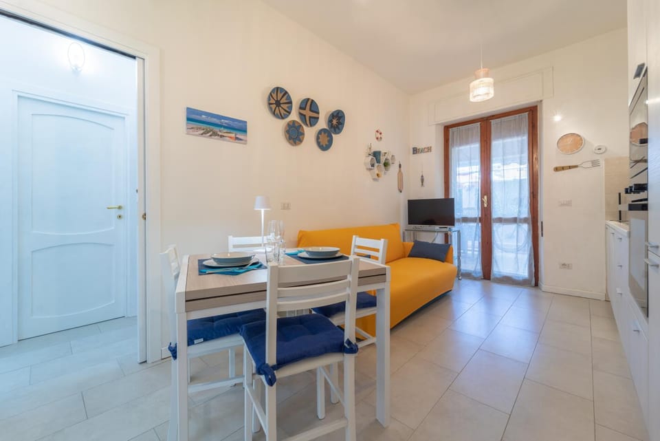 kitchen, air conditioner