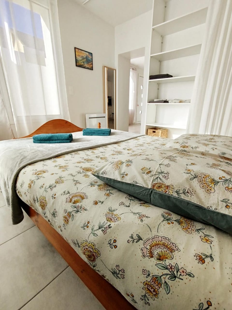 Bed, Photo of the whole room, Bedroom