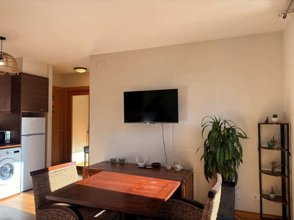 Planta baja y jardín-Paz, naturaleza y comodidad - Aüt 1 Apartment in Pla de l'Ermita