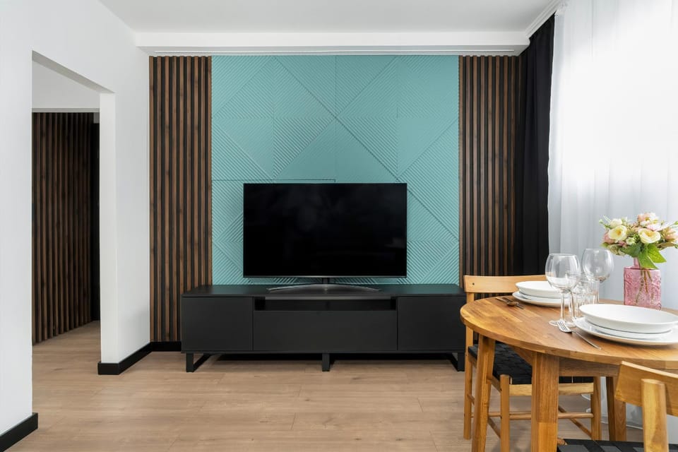 TV and multimedia, Living room, Seating area, Dining area, Evening entertainment