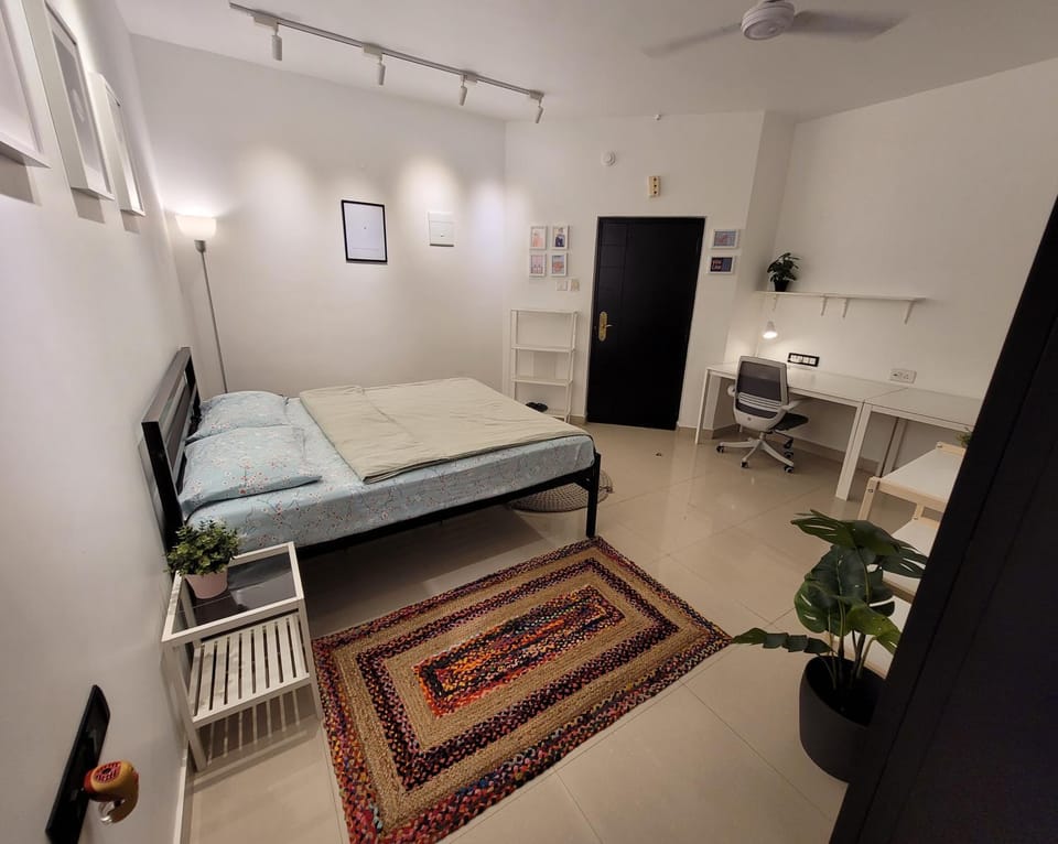 Bed, Photo of the whole room, Bedroom, fireplace
