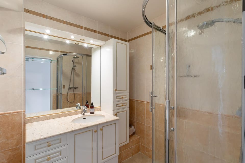 Shower, Bathroom