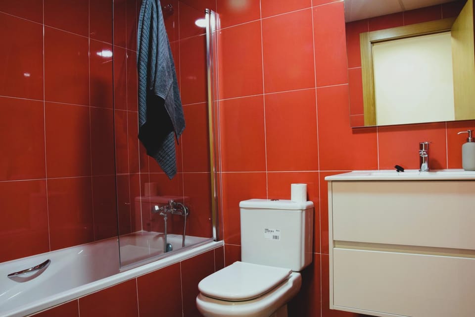 Shower, Toilet, Bathroom, Bath
