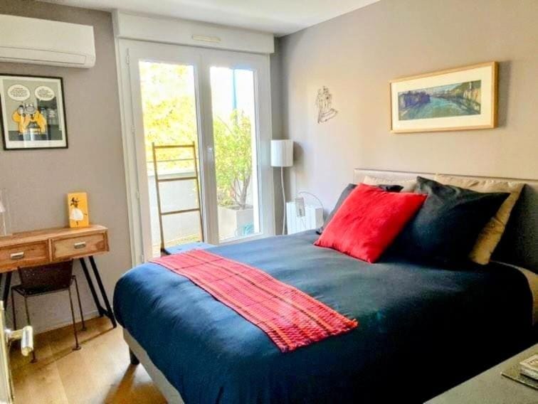 Living room, Bedroom