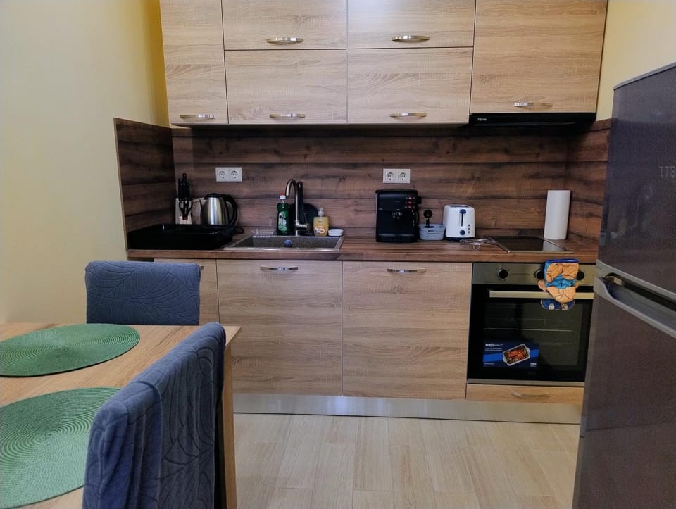 Coffee/tea facilities, Kitchen or kitchenette, pet friendly, stove, toaster