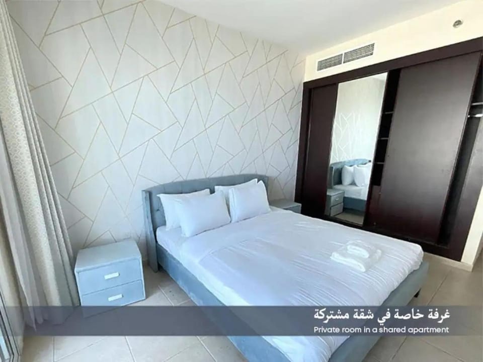 Bed, Photo of the whole room, wardrobe