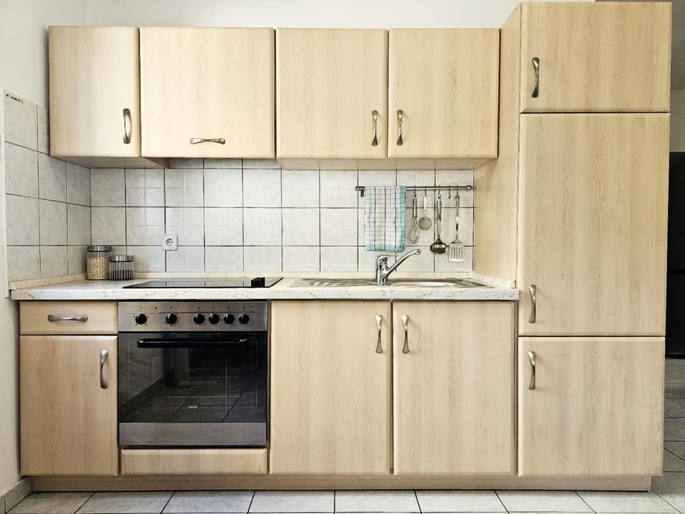 Kitchen or kitchenette, pet friendly, stove