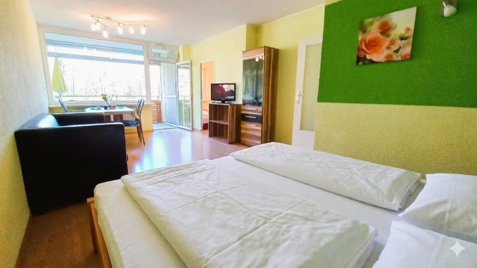 Bed, Living room