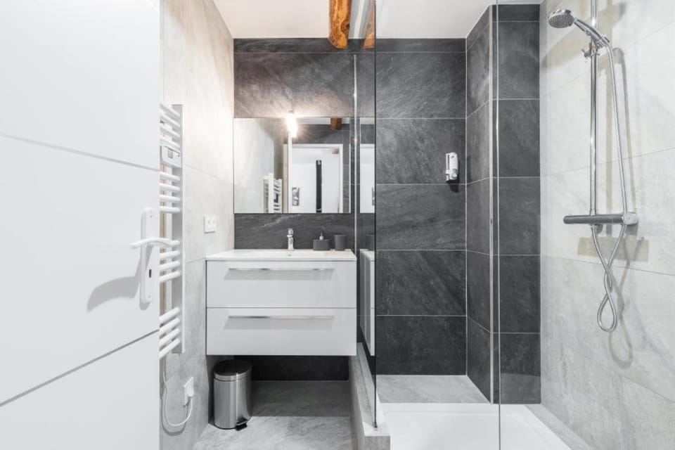 Shower, Bathroom