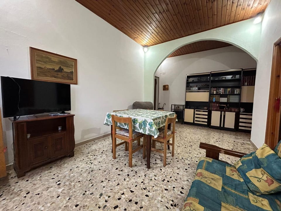 TV and multimedia, Living room, Dining area