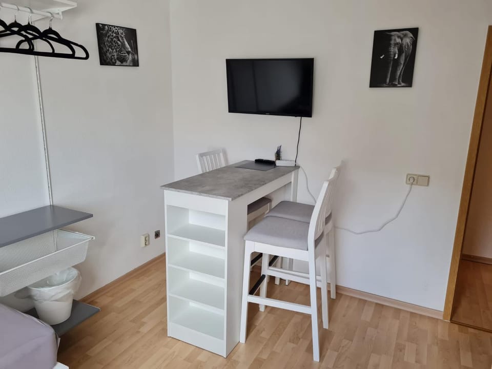 FeWo WIEKO Plauen Leibnizstr. H1, DG links Apartment in Plauen