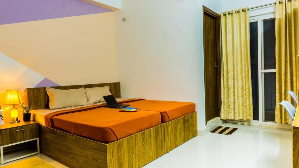 Bed, Photo of the whole room, Bedroom