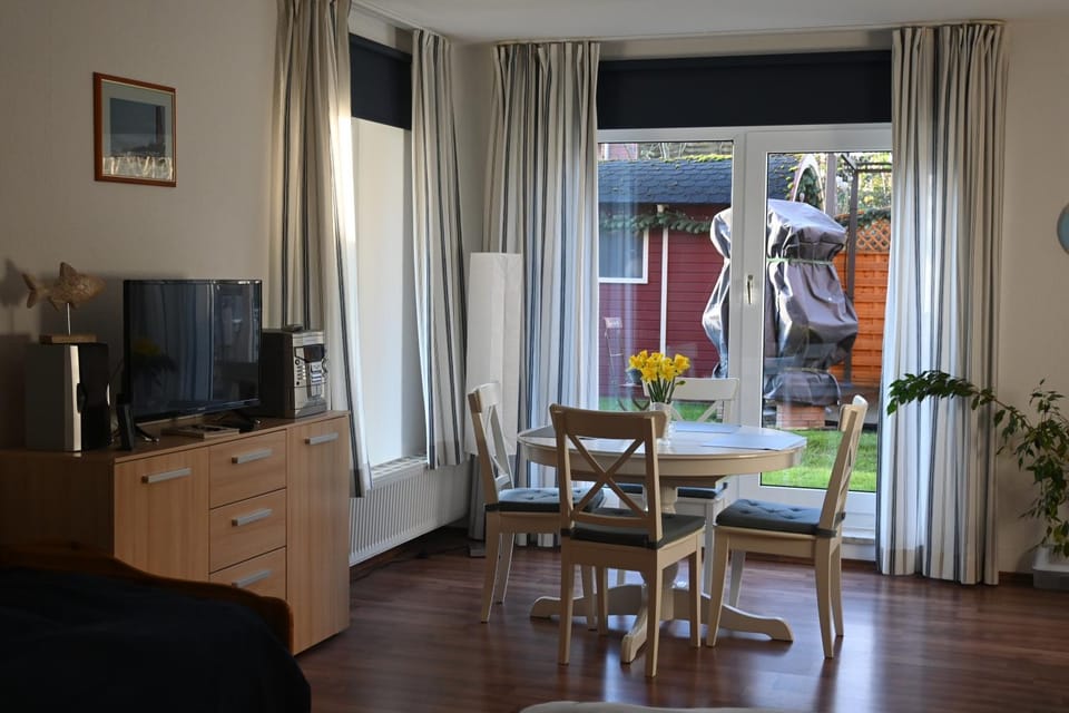 TV and multimedia, Dining area