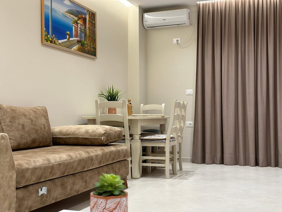 Living room, Seating area, Dining area, air conditioner