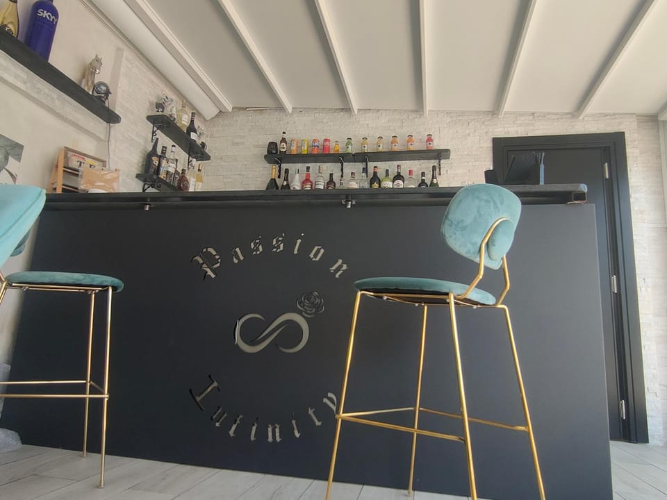 Property logo or sign, Lounge or bar, Logo/Certificate/Sign