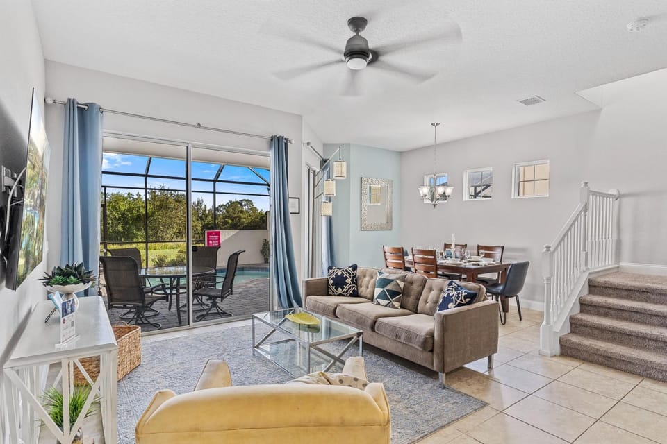 Living room, Dining area