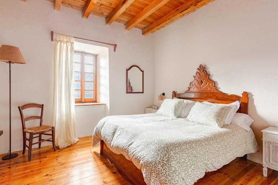 Bed, wardrobe