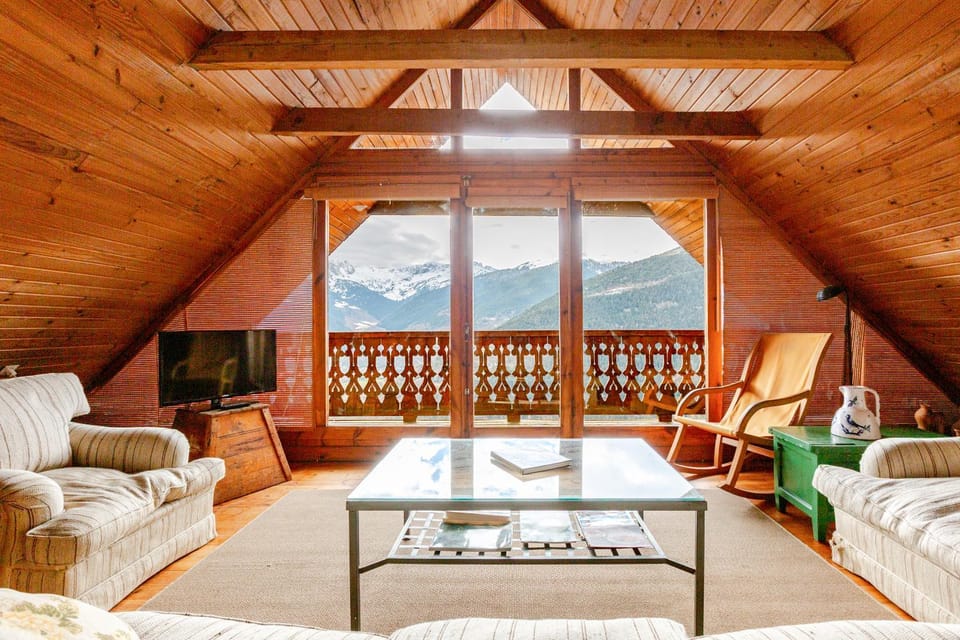 TV and multimedia, Living room, Lounge or bar