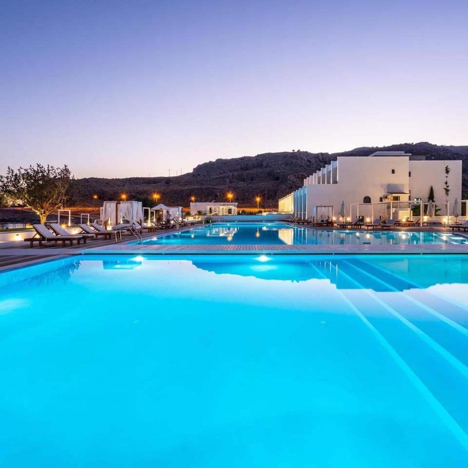 Property building, Pool view, Swimming pool