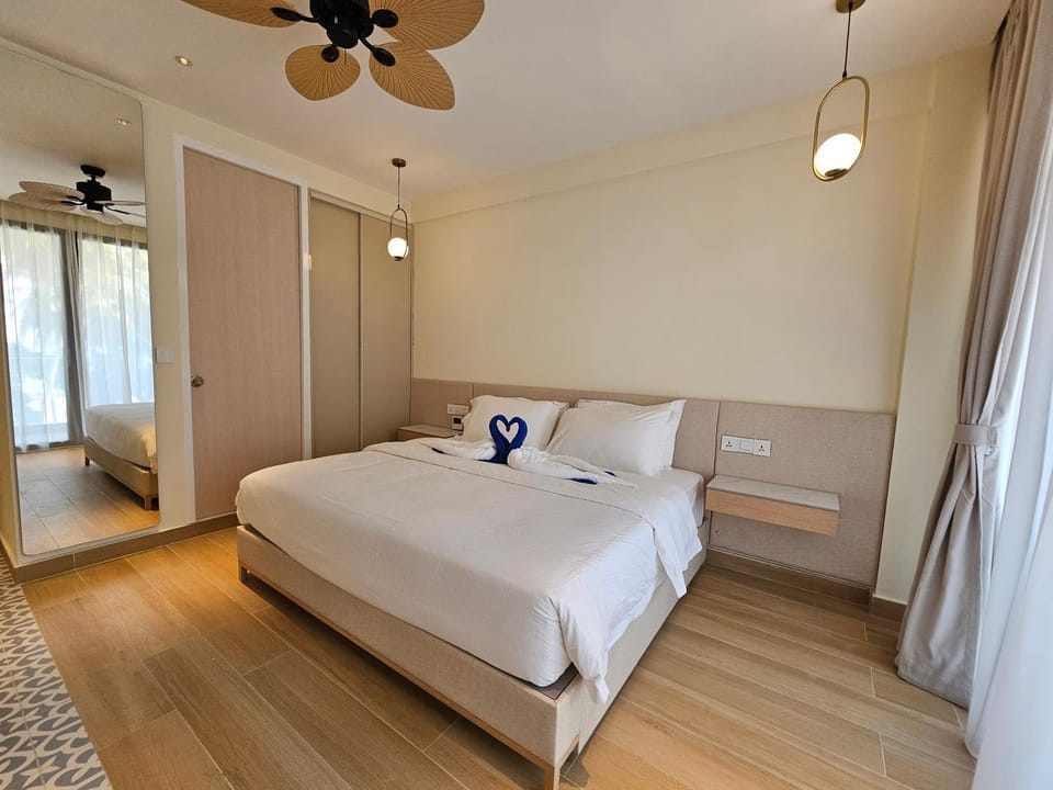 Bed, Bedroom, fireplace, wardrobe