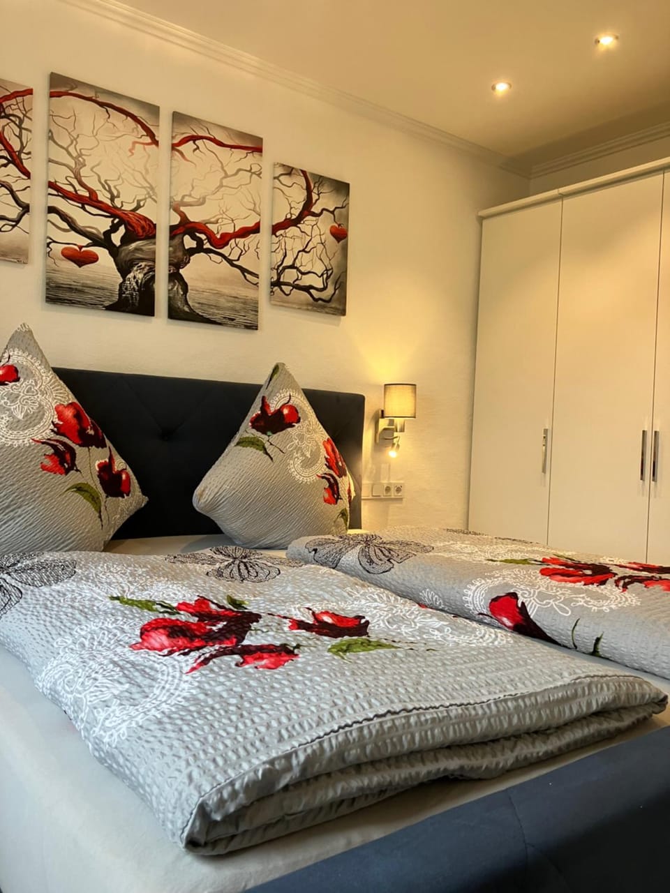 Bedroom, wardrobe