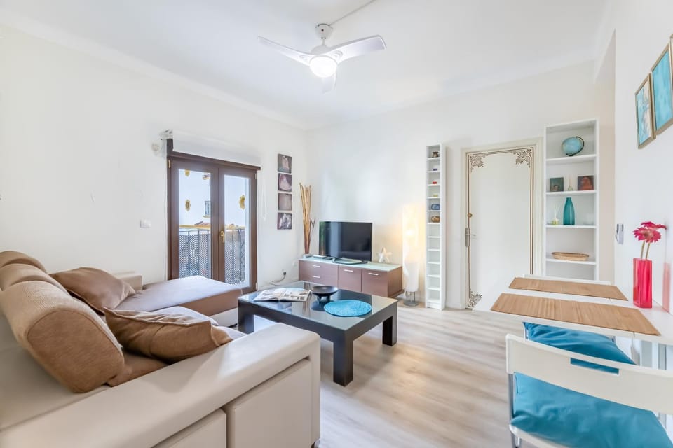 TV and multimedia, Balcony/Terrace, Living room, Dining area, fireplace