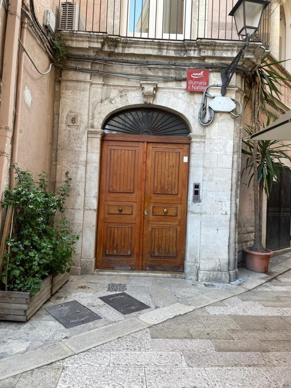 Facade/entrance