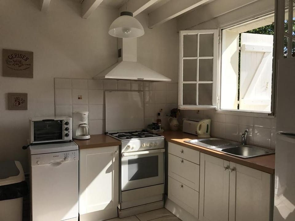 752 - Maison avec jardin à 2km du centre d'Erquy des commerces et des plages sauvages Villa in Brittany