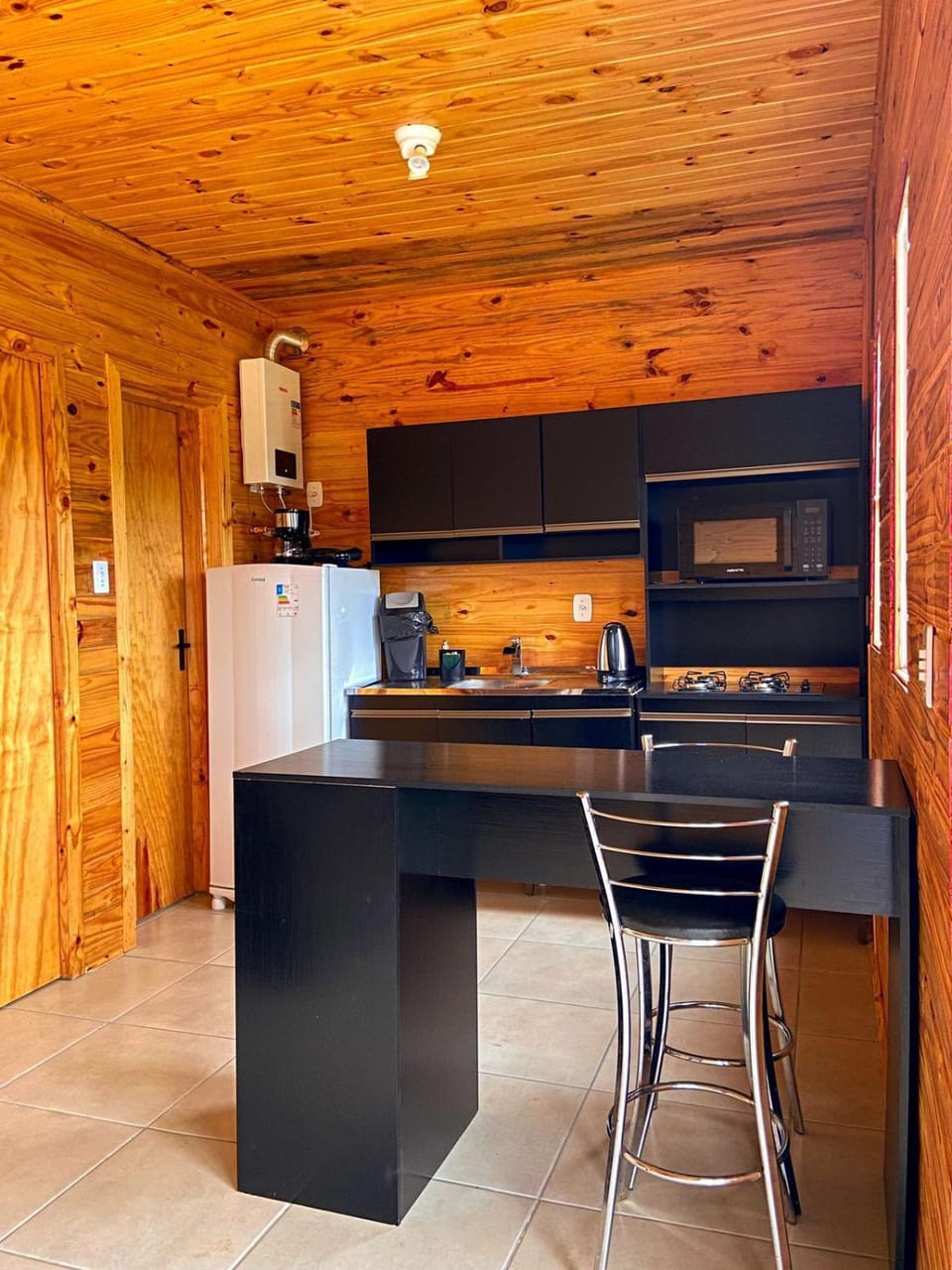 Kitchen or kitchenette, Kitchen or kitchenette, Dining area