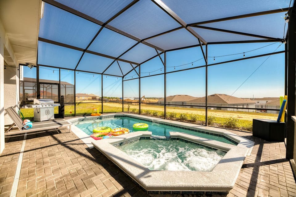 Patio, Day, Hot Tub, Pool view, Swimming pool, sunbed