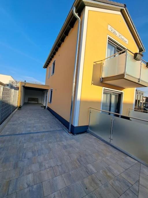 Property building, Balcony/Terrace