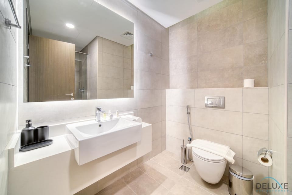 Shower, Toilet, Bathroom, bidet, towels