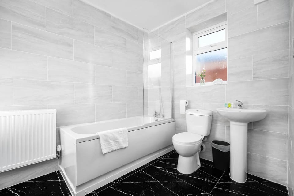 Toilet, Bathroom, Bath, towels