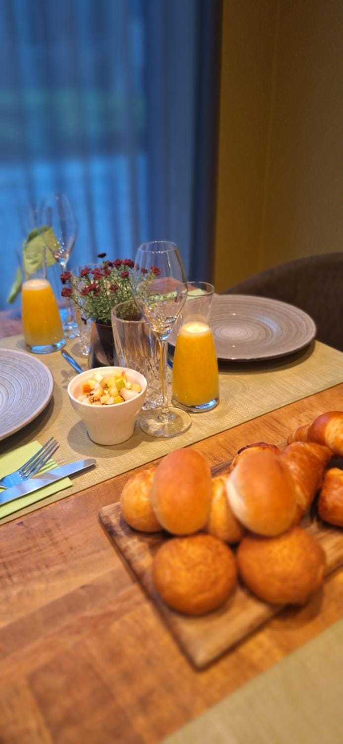 Breakfast, Continental breakfast