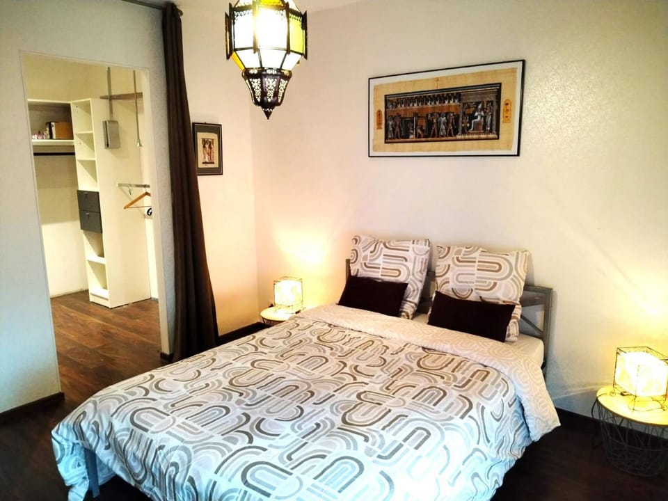 Bed, Bedroom
