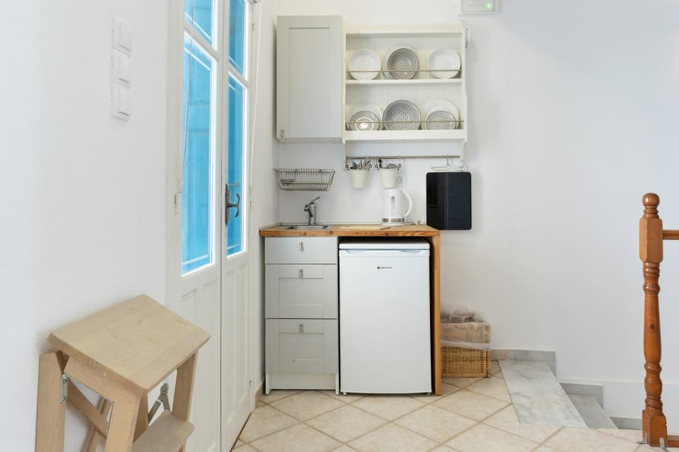 Property building, Kitchen or kitchenette, Living room