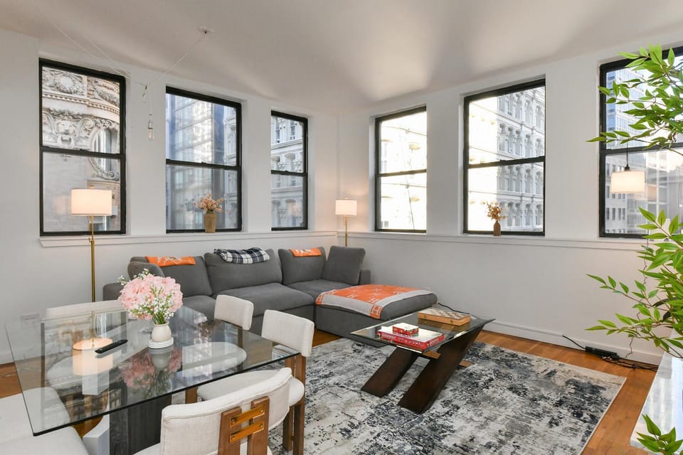 Luxury 3 Bedroom Retreat in Downtown Manhattan Apartment in Lower Manhattan