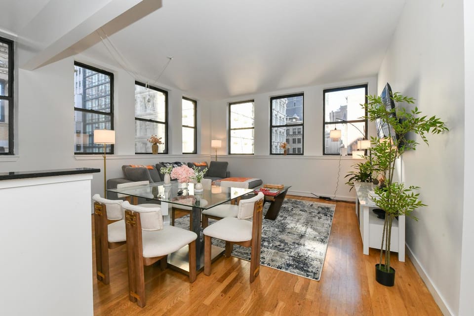 Luxury 3 Bedroom Retreat in Downtown Manhattan Apartment in Lower Manhattan