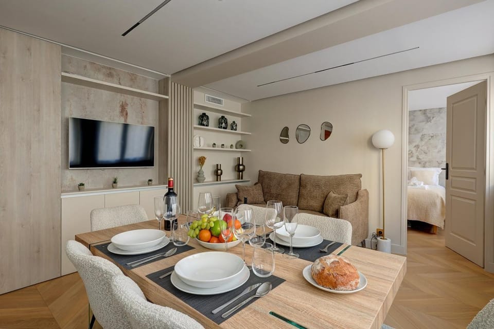 TV and multimedia, Living room, Dining area