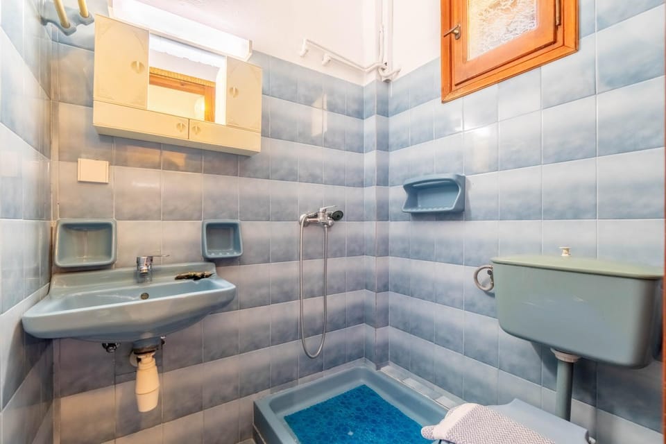 Bathroom, Living room