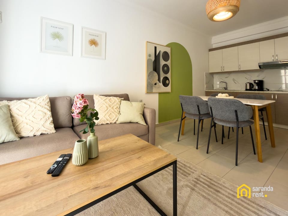 Kitchen or kitchenette, Living room, Dining area, pet friendly