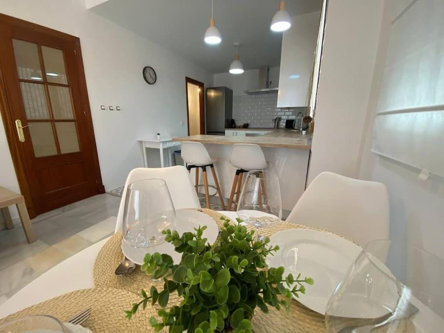 Kitchen or kitchenette, Living room, Dining area, heating, internet, pet friendly, air conditioner