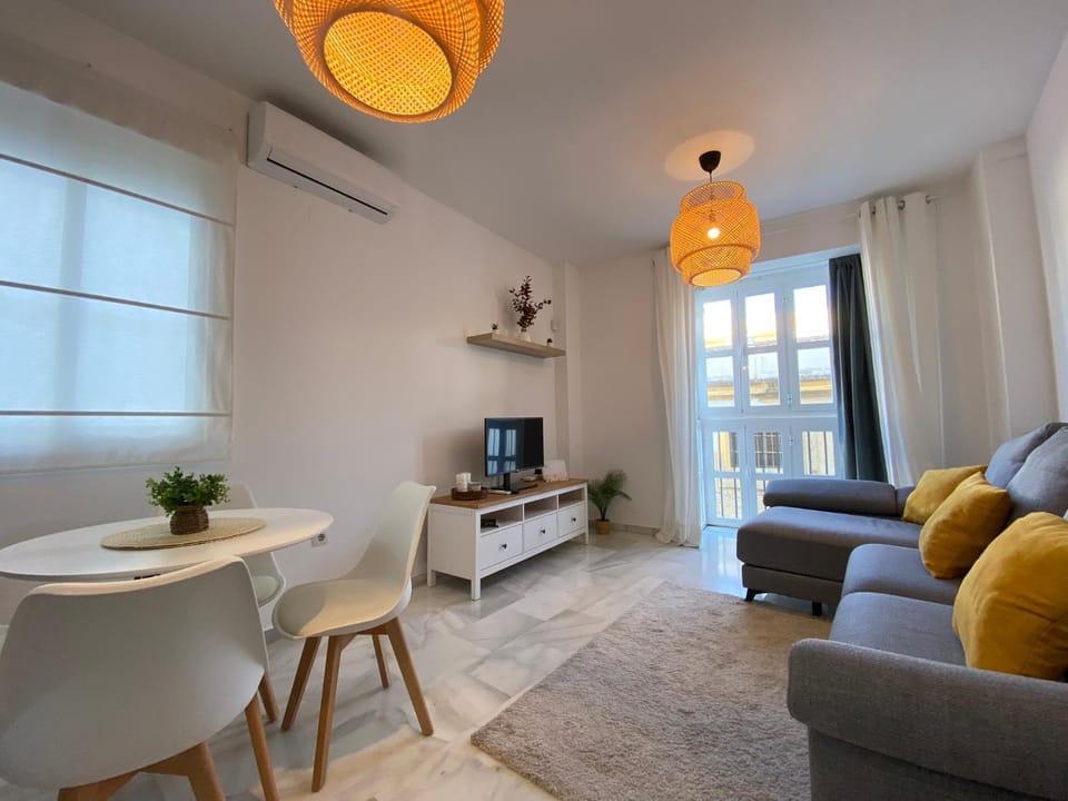 TV and multimedia, Living room, Dining area, heating, internet, internet, pet friendly, air conditioner