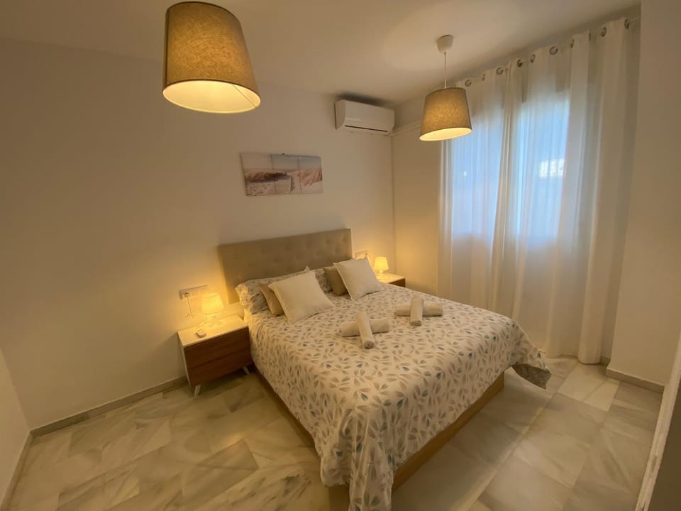 Toilet, Photo of the whole room, Bedroom, heating, internet, pet friendly, towels, air conditioner
