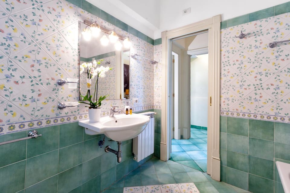 Bathroom, towels