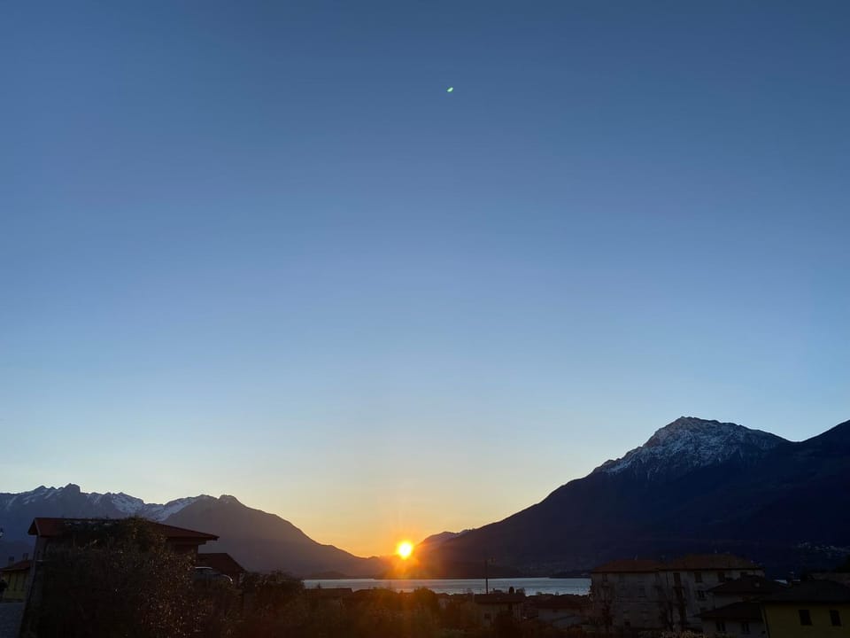 Natural landscape, Lake view, Mountain view, Sunrise