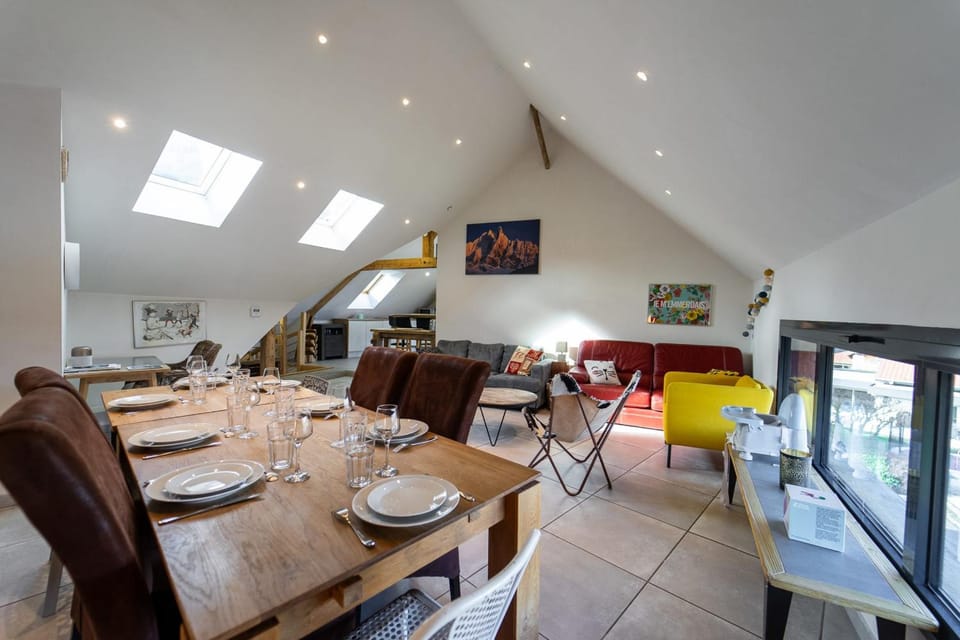 Lac et montagne charmant appartement idéalement placé! Apartment in Sévrier