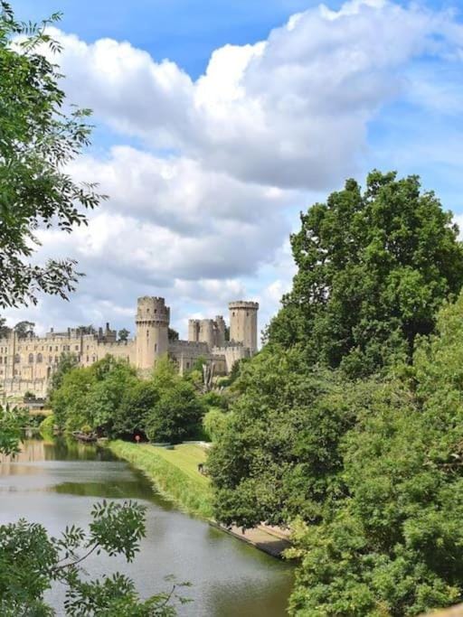 Nearby landmark, Landmark view, River view