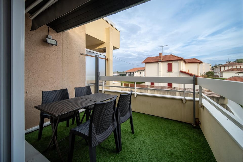 Day, View (from property/room), Balcony/Terrace, Balcony/Terrace, Dining area